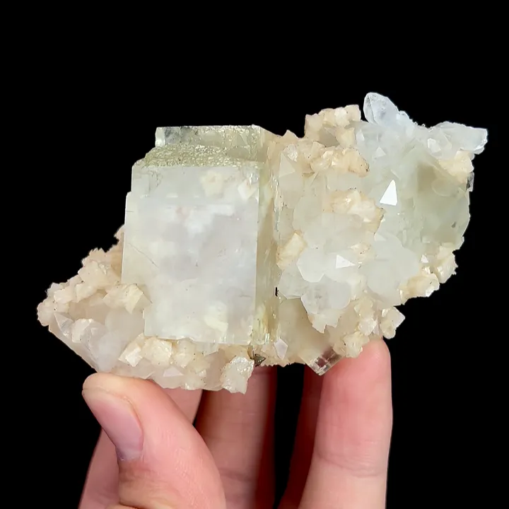 Natural Green Cube Fluorite and Quartz, Mineral Specimen:Xianghualing,Hunan (80*50*35MM) image