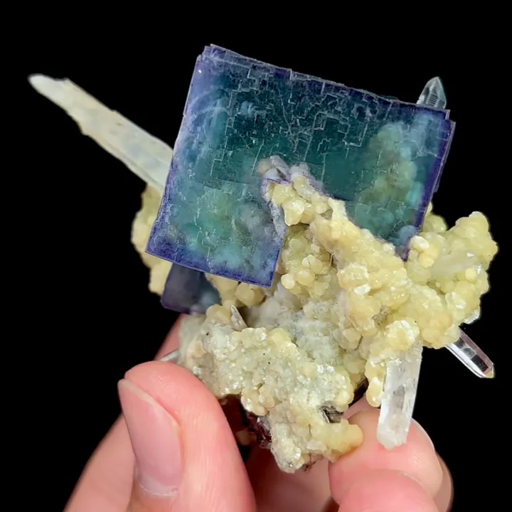 Natural Green Cube Fluorite and Quartz, Mineral Specimen:Yaogangxian,Hunan (35*65*55MM) - image 4