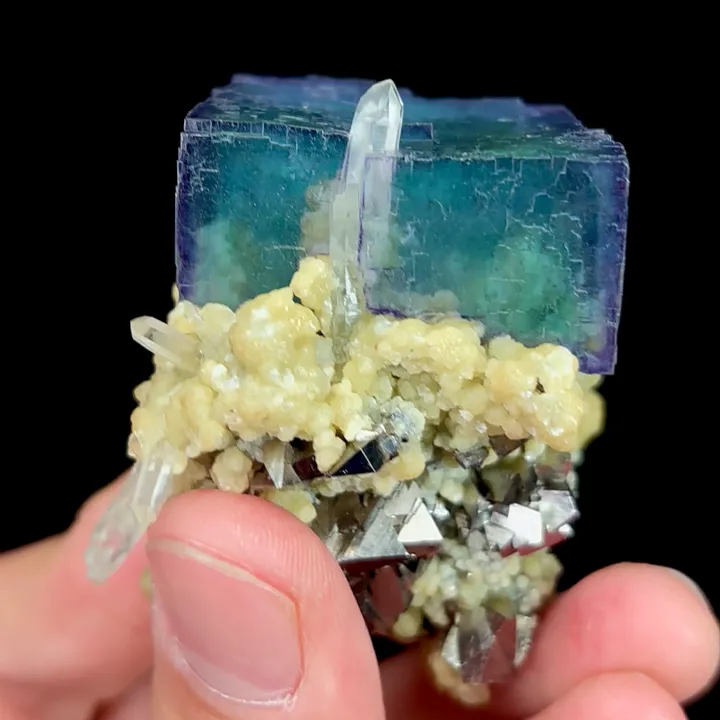 Natural Green Cube Fluorite and Quartz, Mineral Specimen:Yaogangxian,Hunan (35*65*55MM) image