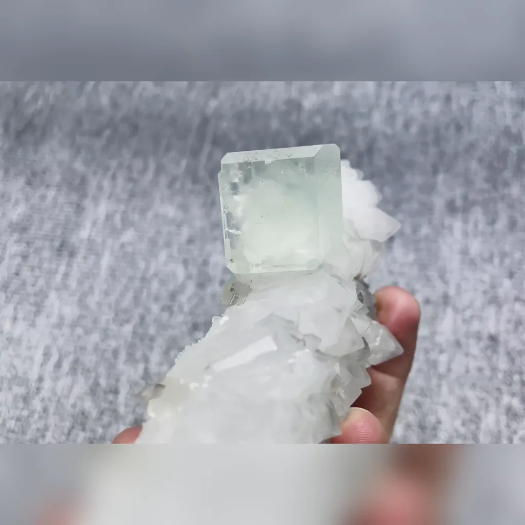 Natural Green Cube Fluorite and Quartz Symbiosis comes from Zhejiang,China 110*65*35MM - image 3