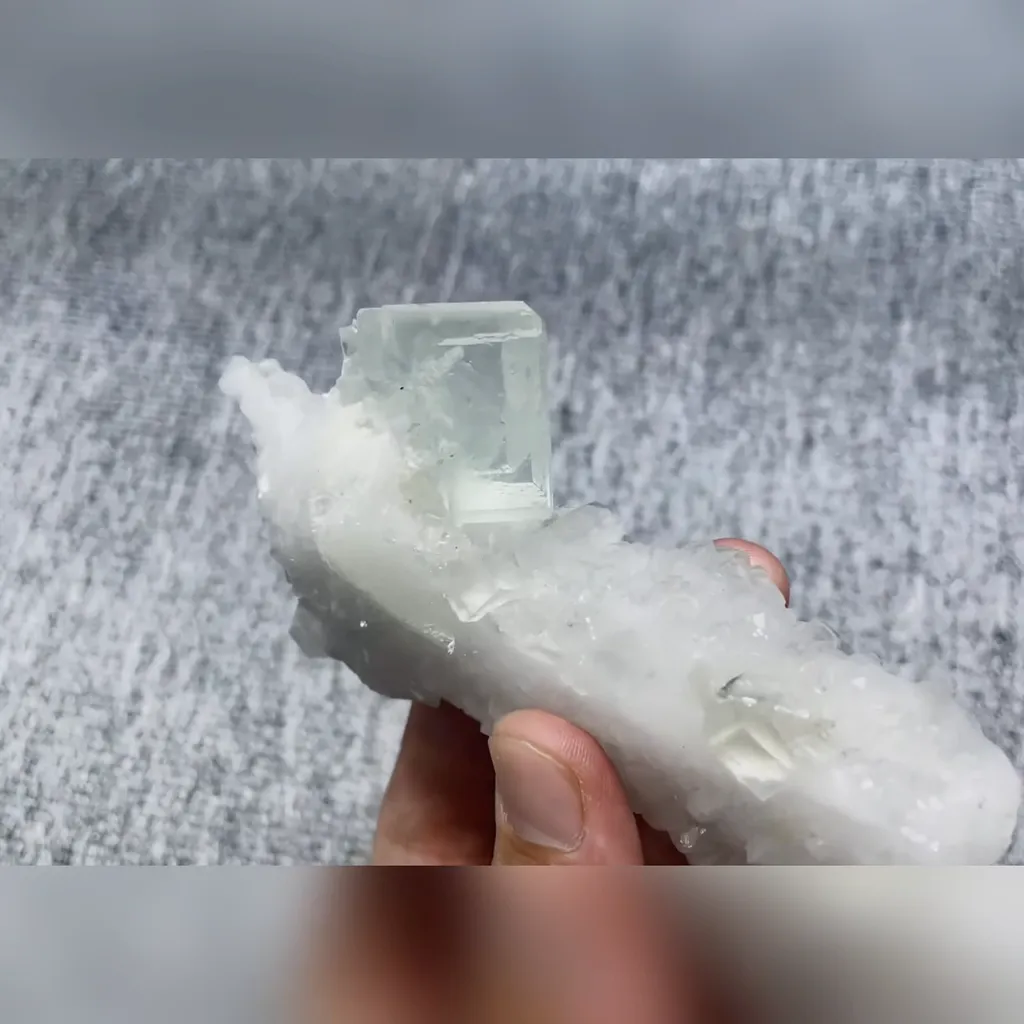 Natural Green Cube Fluorite and Quartz Symbiosis comes from Zhejiang,China 110*65*35MM - image 5