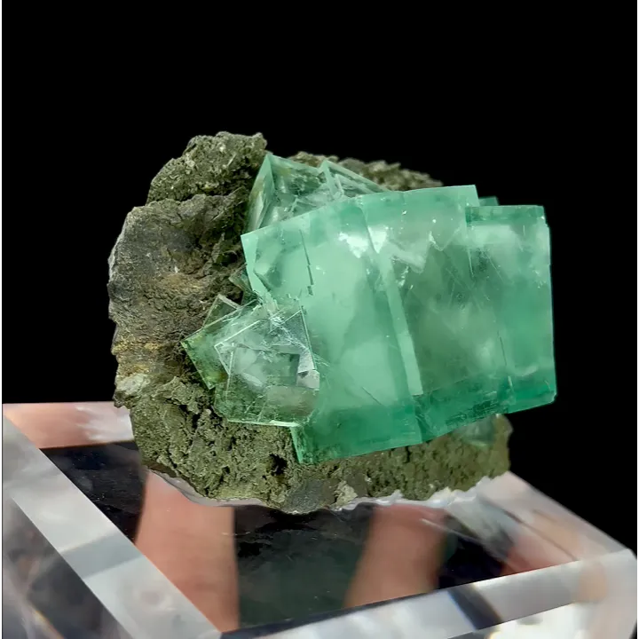 Natural Green Cube Fluorite, Mineral Specimen:Xianghualing,Hunan (75*45*40MM) image