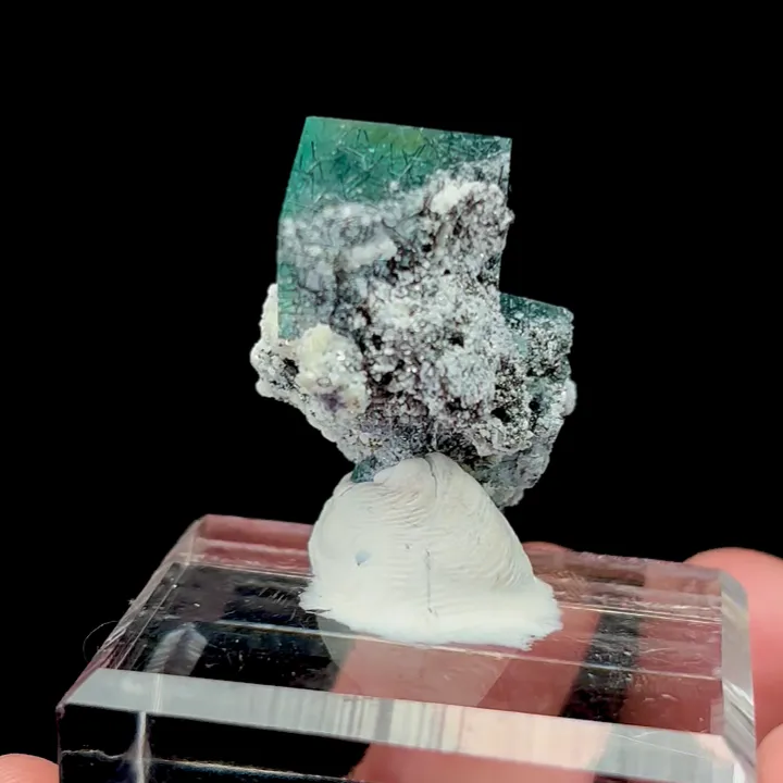 Natural Green Cubic Fluorite and Bismuthinite Mineral Specimen,High Quality Specimen,YAO GANG XIAN,HUNAN,CHINA(20*30*15mm) - image 3