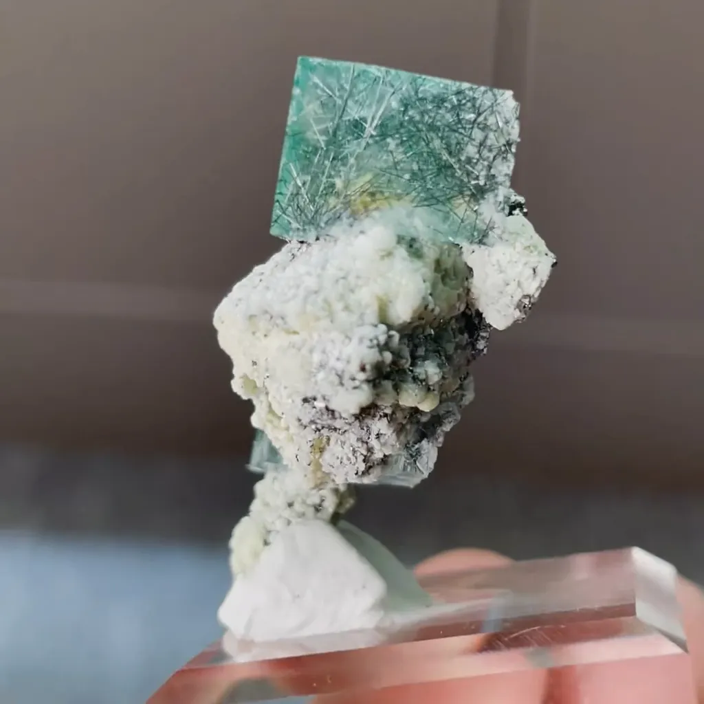 Natural Green Cubic Fluorite and Bismuthinite Symbiosis comes from Yaogangxian,Hunan 20*30*15MM - image 3