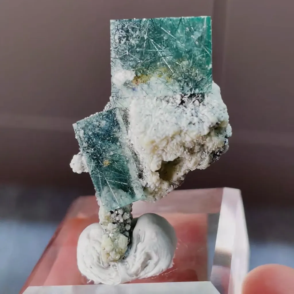 Natural Green Cubic Fluorite and Bismuthinite Symbiosis comes from Yaogangxian,Hunan 20*30*15MM image