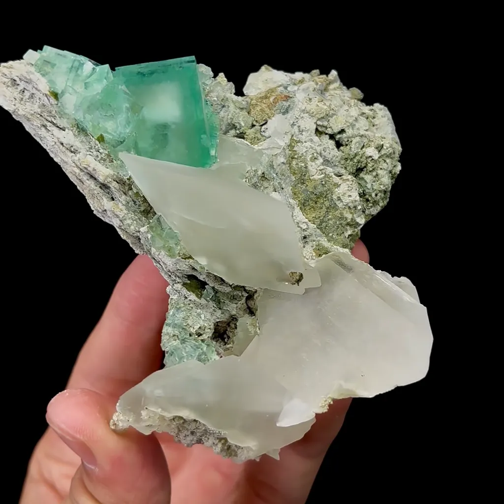Natural Green Cubic Fluorite and Calcite, Mineral Specimen:Xianghualing,Hunan (100*70*45MM) - image 5