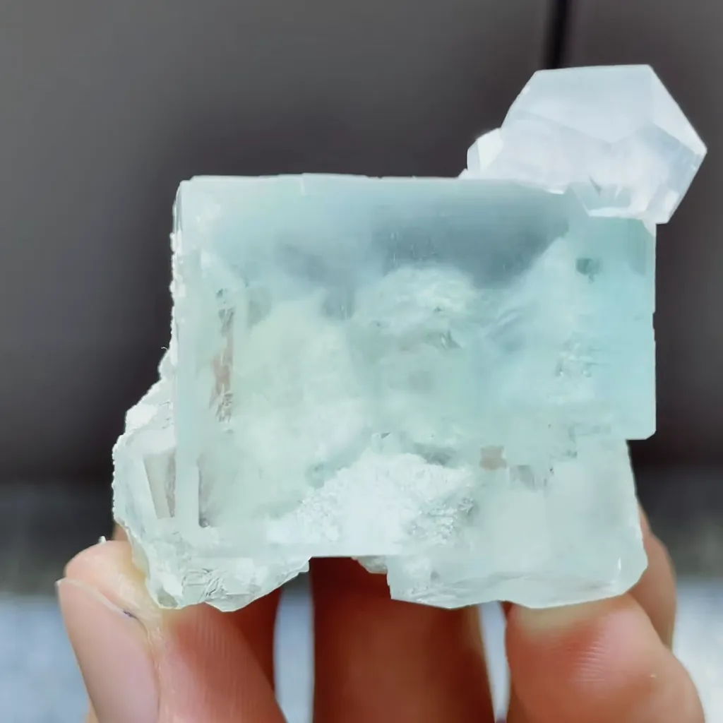 Natural Green Cubic Fluorite and Calcite Symbiosis comes from Xianghualing,Hunan 35*30*40MM image