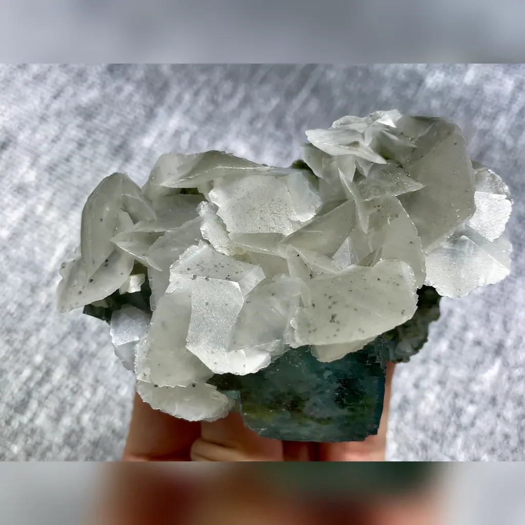 Natural Green Cubic Fluorite and Calcite Symbiosis comes from Xianghualing,Hunan 90*60*45MM - image 2