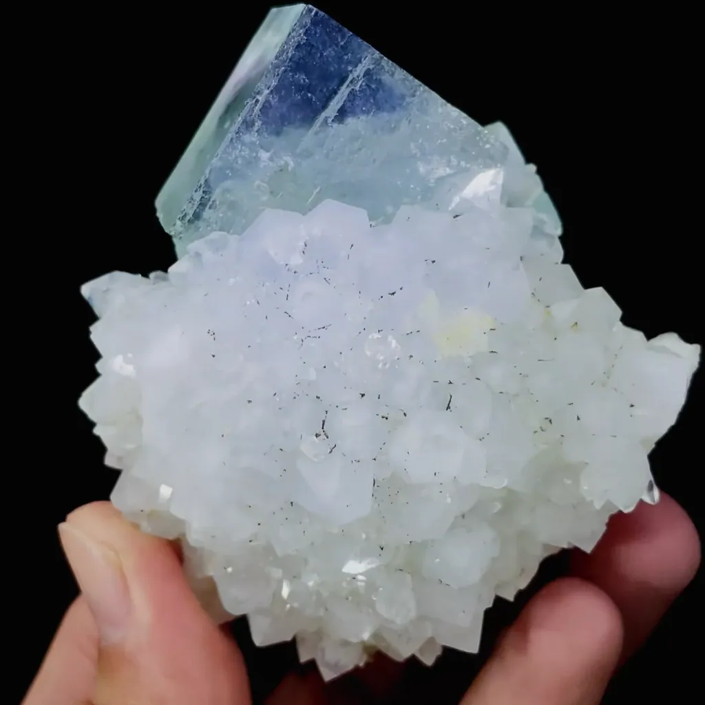Natural Green Cubic Fluorite and Quartz Clusters Symbiosis comes from Zhejiang,China 70*60*45MM - image 2