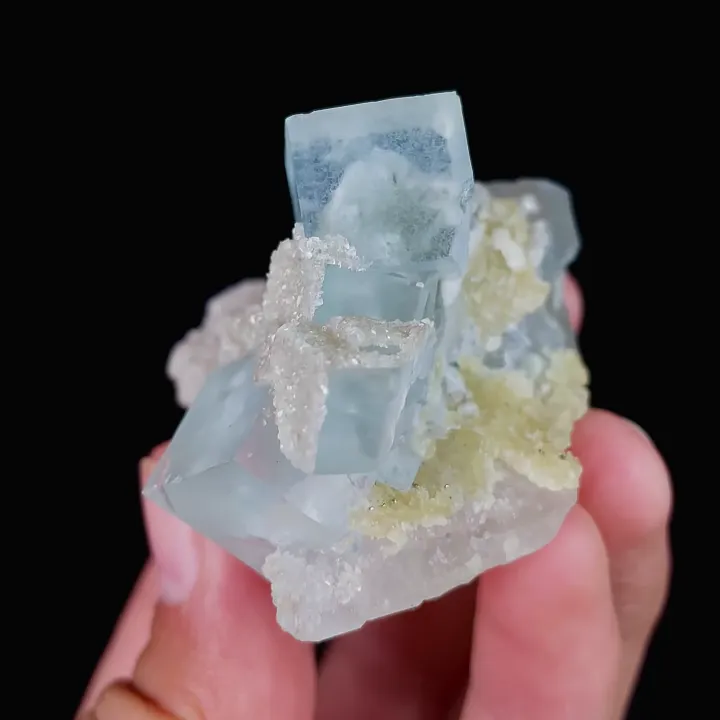 Natural Green Cubic Fluorite and Quartz, Mineral Specimen: Xianghualing,Hunan (50*40*55MM) - image 4