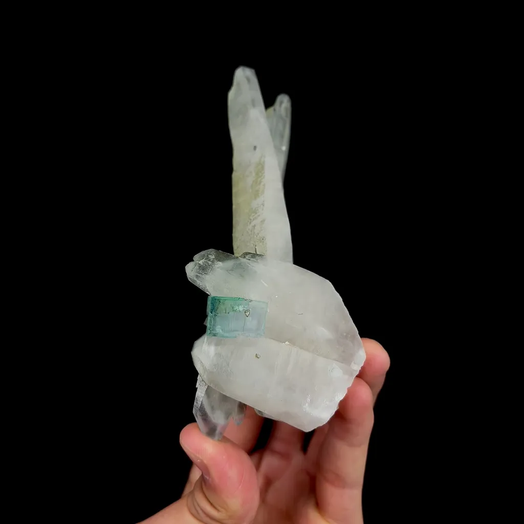 Natural Green Cubic Fluorite and Quartz, Mineral Specimen:Yaogangxian,Hunan (65*35*150MM) image
