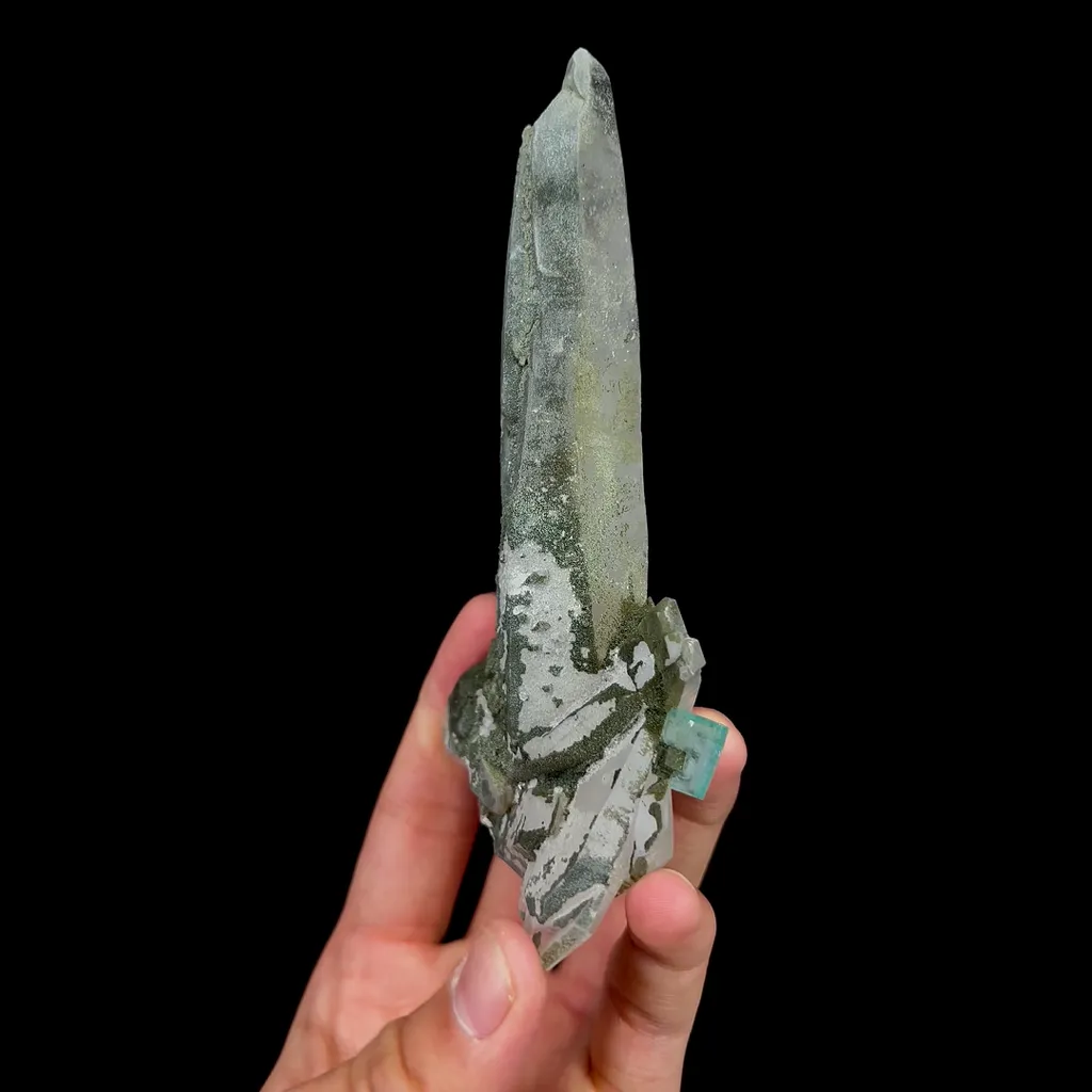 Natural Green Cubic Fluorite and Quartz, Mineral Specimen:Yaogangxian,Hunan (65*35*150MM) - image 4