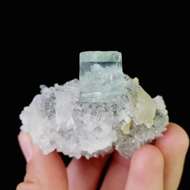 Natural Green Cubic Fluorite and Quartz, Mineral Specimen:Zhejiang,China (60*55*30MM) - image 5