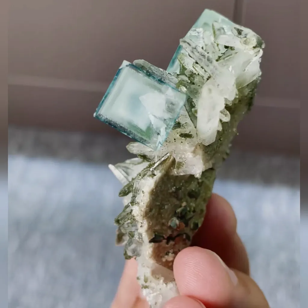 Natural Green Cubic Fluorite and Quartz Symbiosis comes from Xianghualing,Hunan 40*65*20MM - image 2