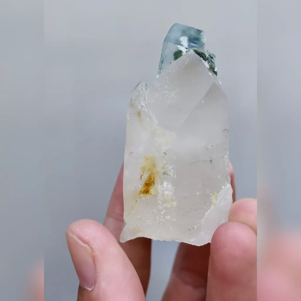 Natural Green Cubic Fluorite and Quartz Symbiosis comes from Yaogangxian,Hunan 35*55*30MM - image 3