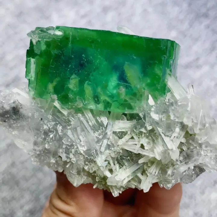 Natural Green Cubic Fluorite and Quartz Symbiosis comes from Yaogangxian,Hunan 80*50*40MM - image 6