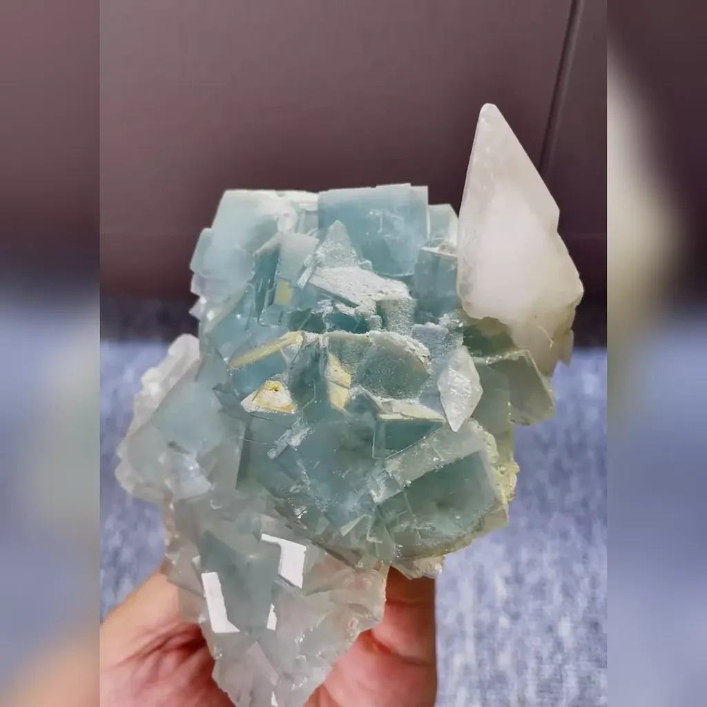 Natural Green Cubic Fluorite and Quartz Symbiosis comes from Yaogangxian,Hunan 95*120*60MM - image 2