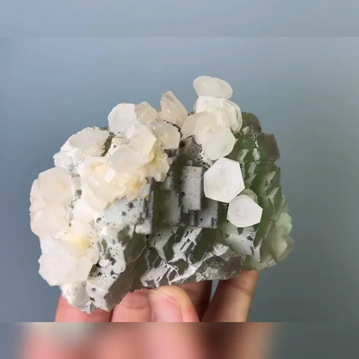 Natural Green Cubic Fluorite & Calcite, Mineral Specimens: Xianghualing,Hunan (110*75*45MM) - image 4