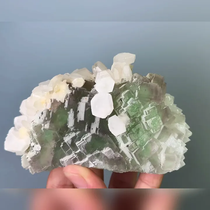 Natural Green Cubic Fluorite & Calcite, Mineral Specimens: Xianghualing,Hunan (110*75*45MM) image