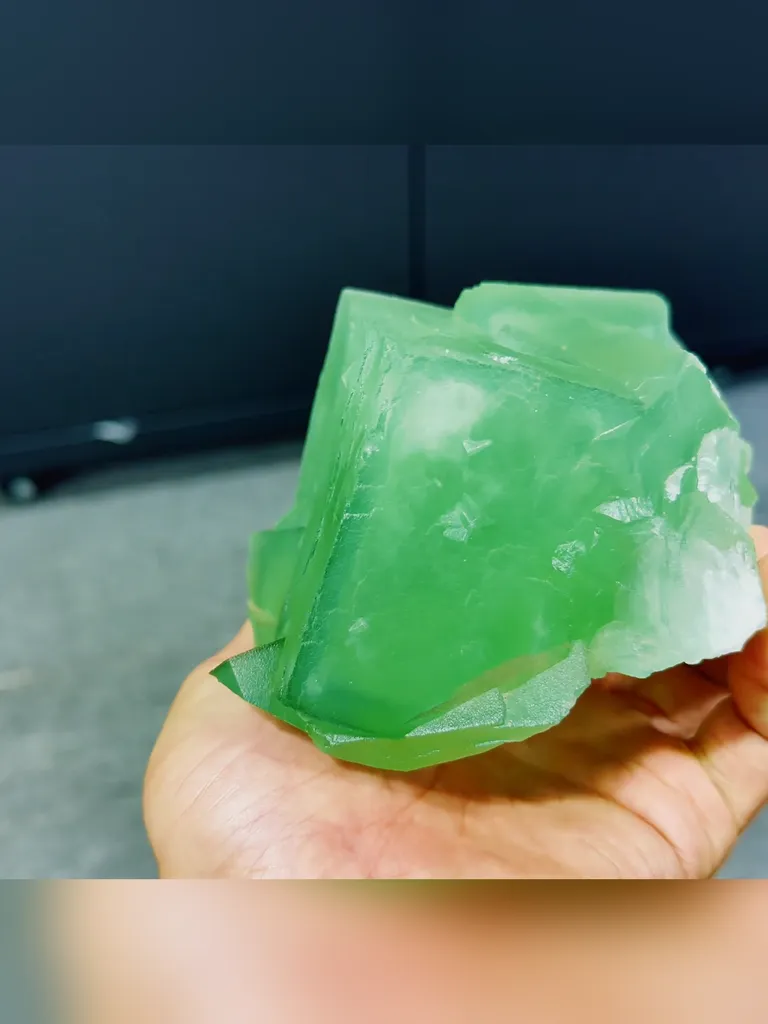 Natural Green Cubic Fluorite comes from Xianghualing,Hunan 110*80*110MM - image 2