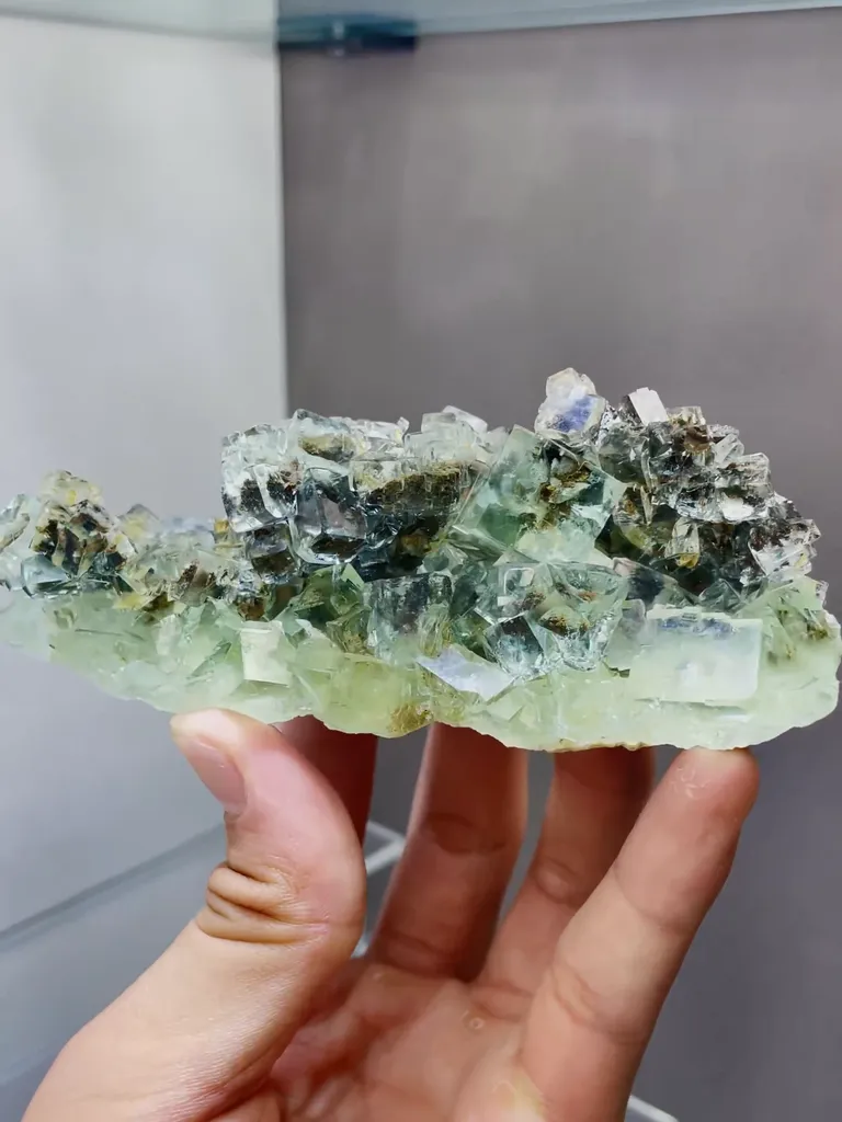 Natural Green Cubic Fluorite comes from Xianghualing,Hunan 115*45*50MM - image 3