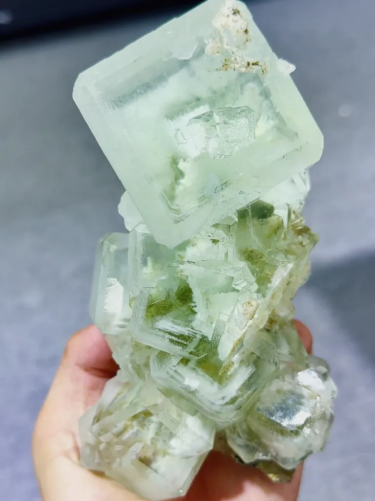Natural Green Cubic Fluorite comes from Xianghualing,Hunan 150*90*60MM image