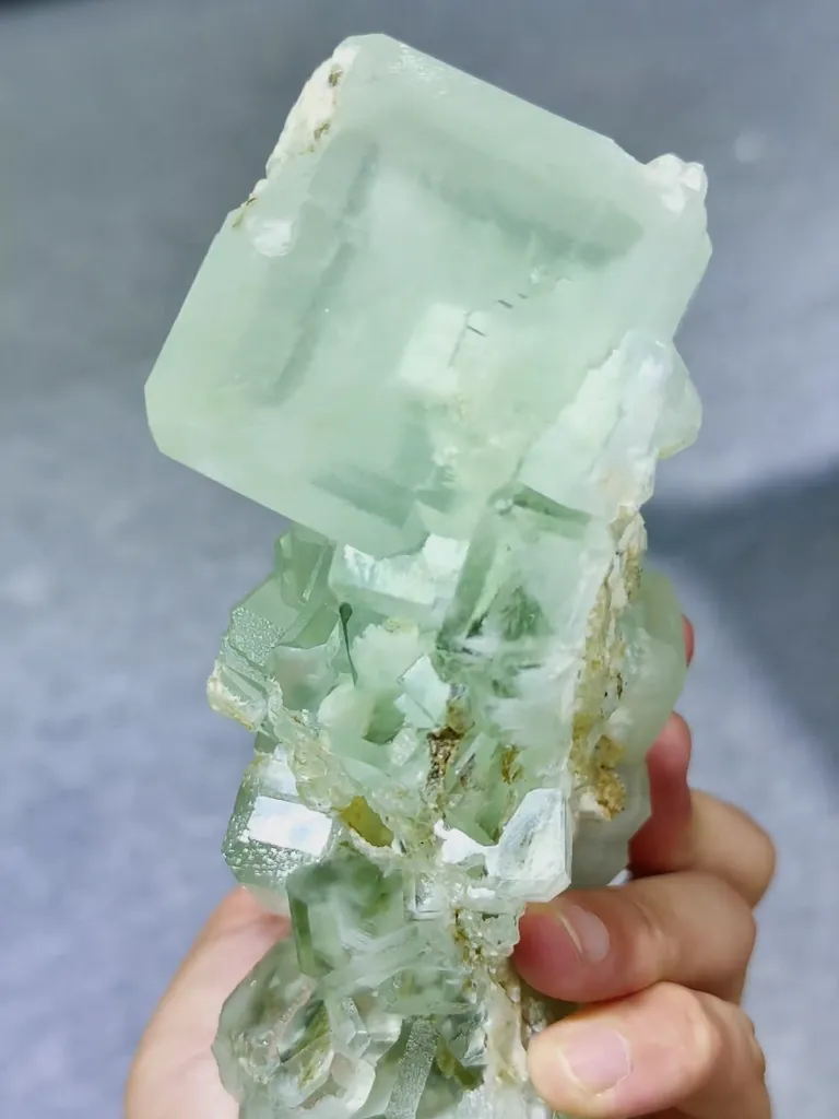 Natural Green Cubic Fluorite comes from Xianghualing,Hunan 150*90*60MM - image 2