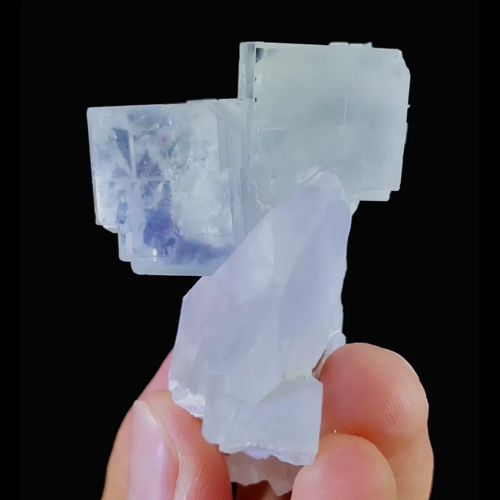 Natural Green Cubic Fluorite comes from Xianghualing,Hunan 40*35*55MM image
