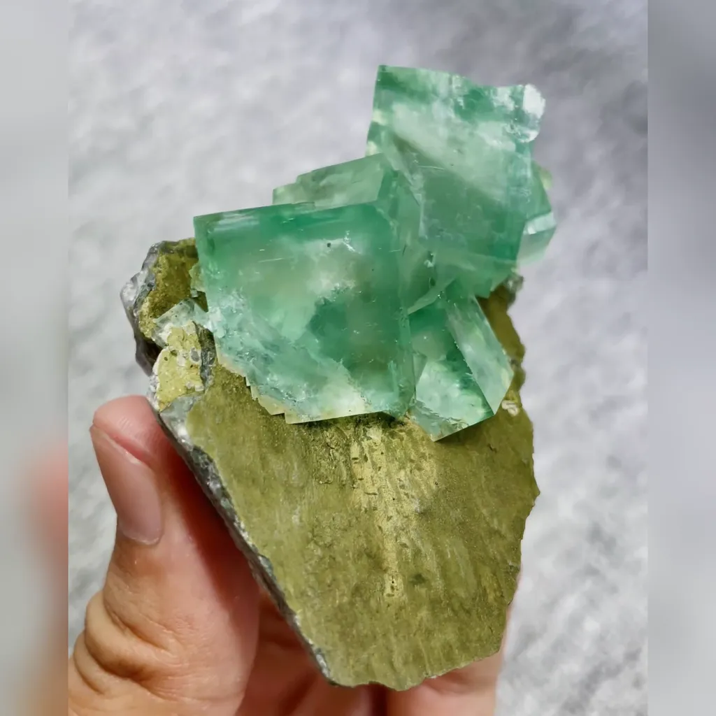 Natural Green Cubic Fluorite comes from Xianghualing,Hunan 55*70*30MM - image 2