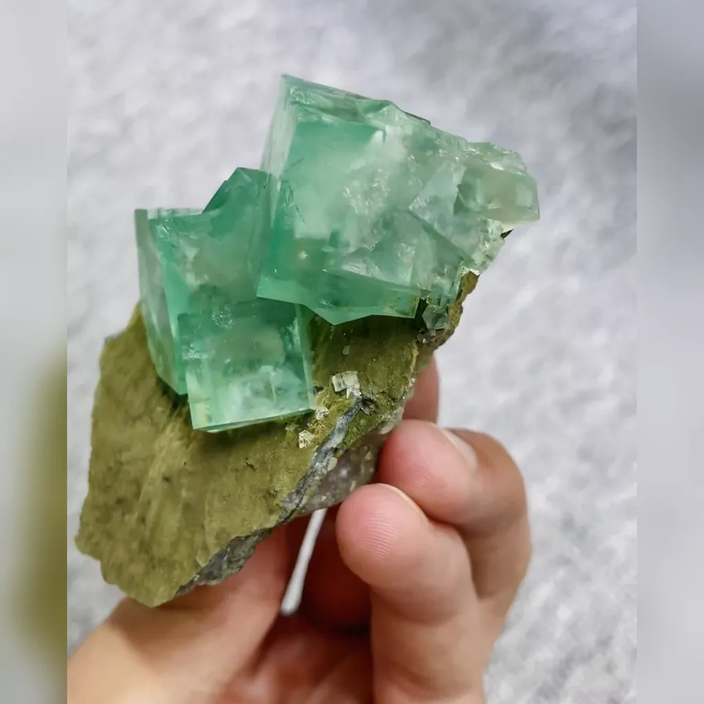 Natural Green Cubic Fluorite comes from Xianghualing,Hunan 55*70*30MM - image 3