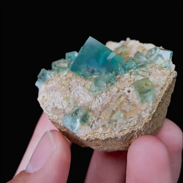 Natural Green Cubic Fluorite, Mineral Specimen: Inner Mongolia,China (40*45*30MM) image