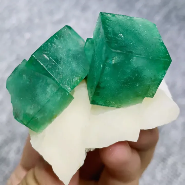 Natural Green Cubic Fluorite, Mineral Specimen: Madagascar （55*45*30MM） image