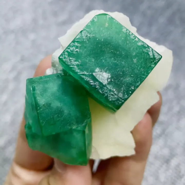 Natural Green Cubic Fluorite, Mineral Specimen: Madagascar （55*45*30MM） - image 3