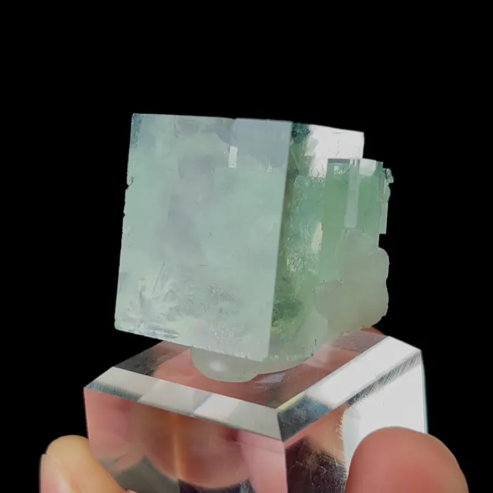 Natural Green Cubic Fluorite, Mineral Specimen: Zhejiang,China (30*25*25MM) - image 2