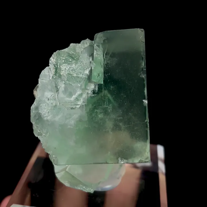 Natural Green Cubic Fluorite , Mineral Specimen:Xianghualing,Hunan (55*40*50MM) - image 3