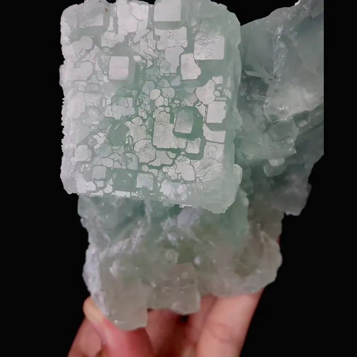 Natural Green Cubic Fluorite, Mineral Specimen:Xianghualing,Hunan (80*100*100MM) image