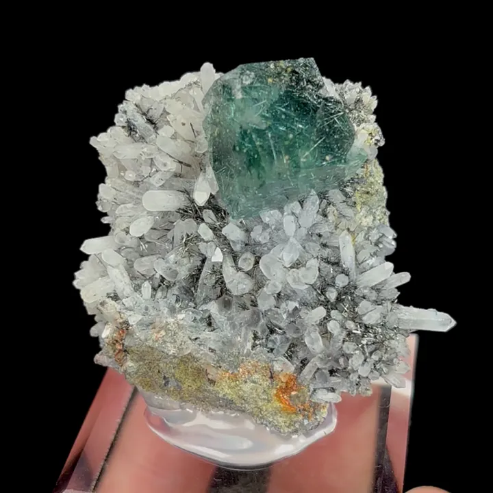 Natural Green Cubic Fluorite with Bismuthinite and Quartz Cluster, Mineral Specimen:Yaogangxian,Hunan (45*25*40MM) - image 4