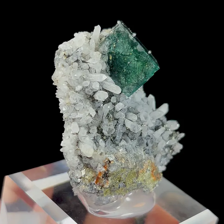 Natural Green Cubic Fluorite with Bismuthinite and Quartz Cluster, Mineral Specimen:Yaogangxian,Hunan (45*25*40MM) - image 3