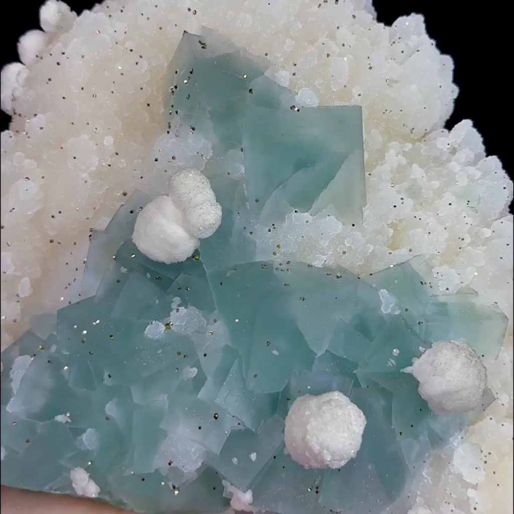 Natural Green Cubic Fluorite with Pyrite and Calcite, Mineral Specimen:Manaoshan,Hunan (145*110*65MM) - image 3