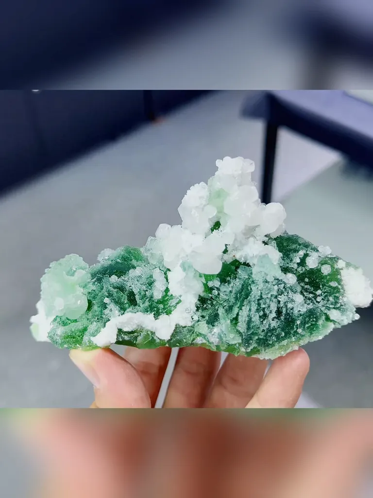 Natural Green Fluorite and Calcite coexist comes from Fujian,China 150*30*65MM - image 3