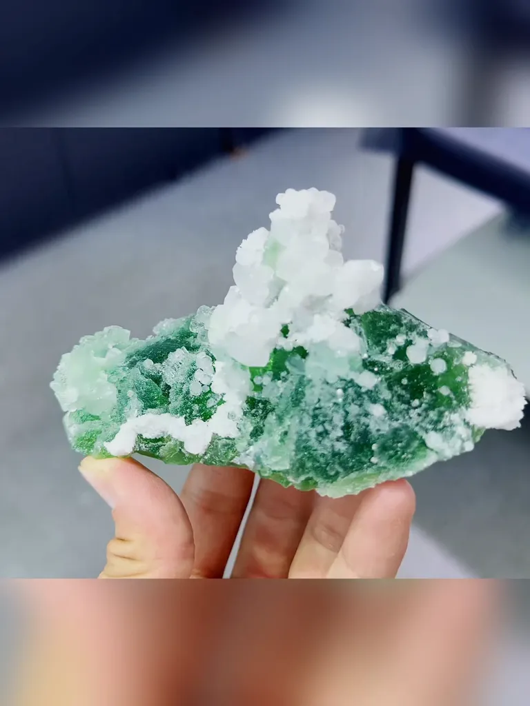 Natural Green Fluorite and Calcite coexist comes from Fujian,China 150*30*65MM - image 2