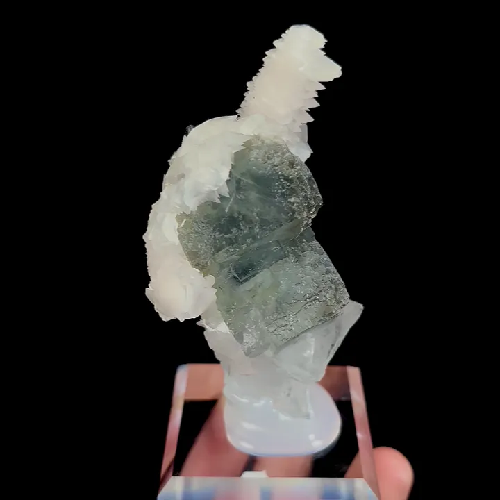 Natural Green Fluorite and Calcite Cubes, Mineral Specimen:Xianghualing,Hunan (45*50*85MM) - image 4