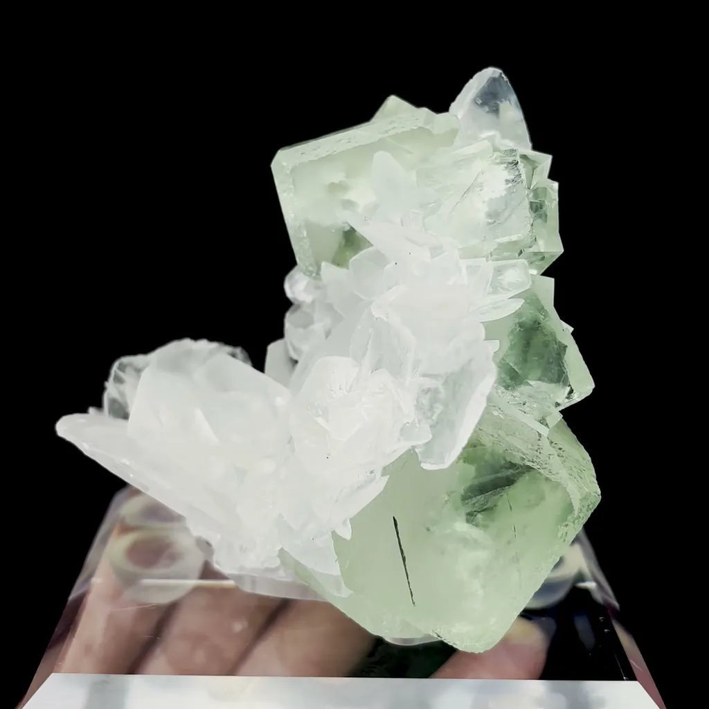 Natural Green Fluorite and Calcite Mineral Specimen,High Quality Specimen,XIANGHUALING,HUNAN,CHINA(85*80*51mm) image