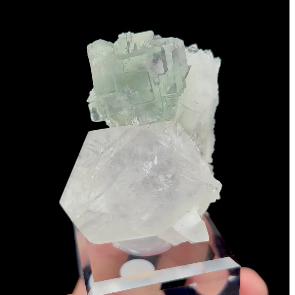 Natural Green Fluorite and Calcite Mineral Specimen,High Quality Specimen,YAO GANG XIAN,HUNAN,CHINA(44*27*50mm) image