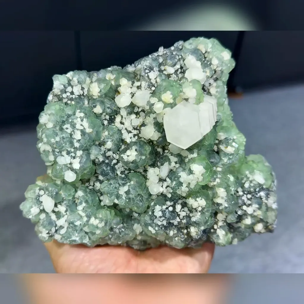 Natural Green Fluorite and Calcite Symbiosis comes from Fujian,China 140*50*115MM image