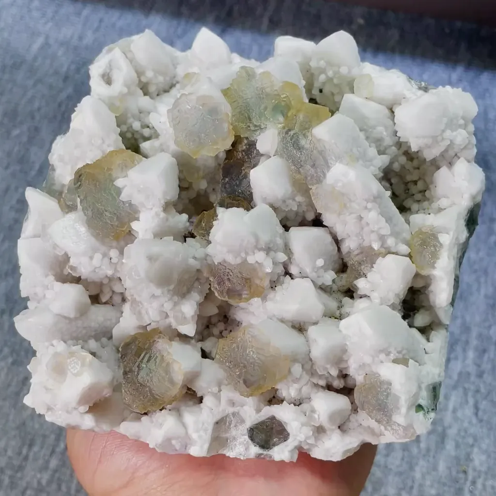 Natural Green Fluorite and Quartz Cluster comes from Inner Mongolia,China 120*125*75MM - image 2