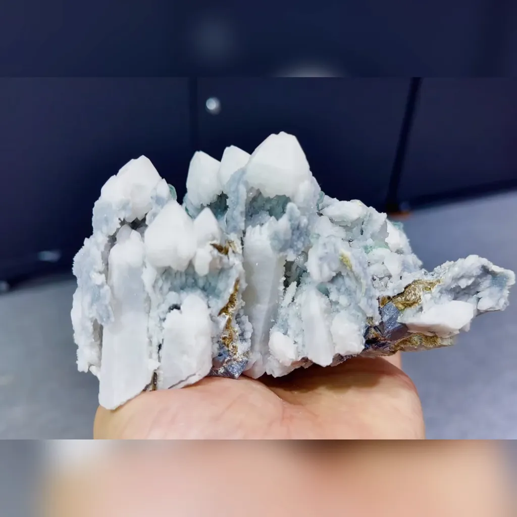 Natural Green Fluorite and Quartz Clusters Symbiosis comes from Inner Mongolia,China 140*105*80MM - image 2