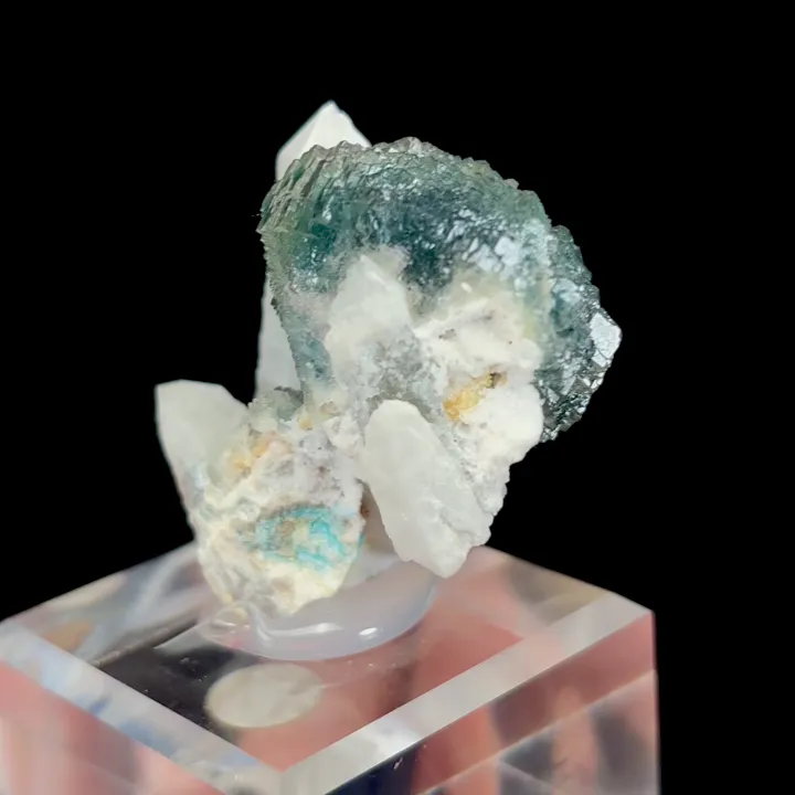 Natural Green Fluorite and Quartz, Mineral Specimen: Inner Mongolia,China (30*35*25MM) - image 3