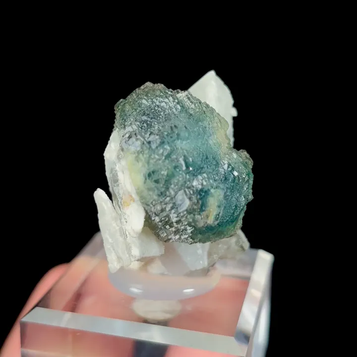 Natural Green Fluorite and Quartz, Mineral Specimen: Inner Mongolia,China (30*35*25MM) image