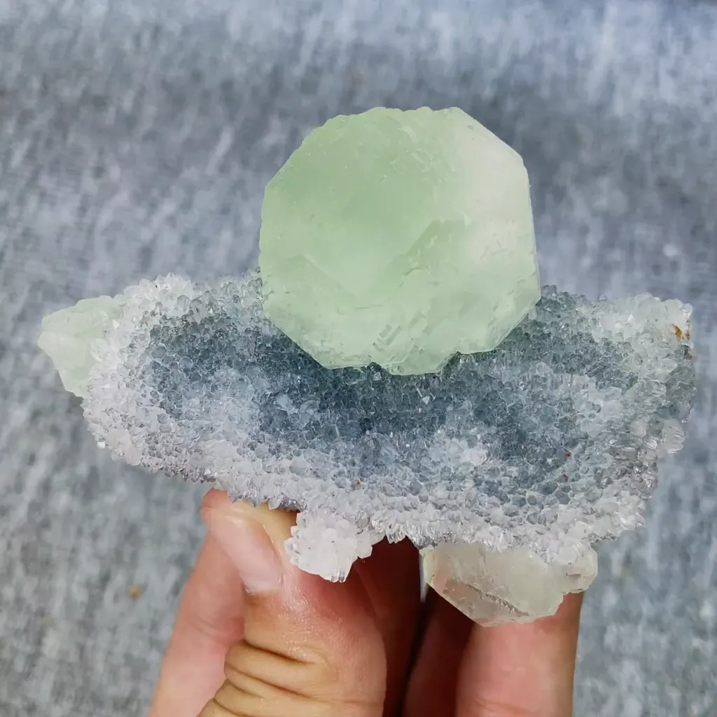 Natural Green Fluorite and Quartz Symbiosis comes from Fujian,China 85*60*40MM - image 2
